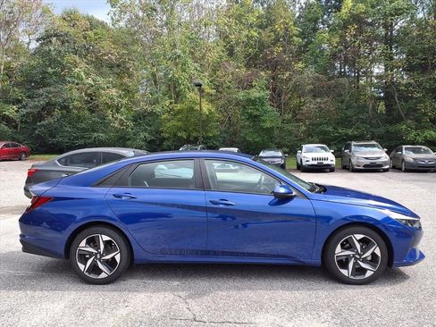 Used 2023 Hyundai Elantra SEL w/ Convenience Package image 5