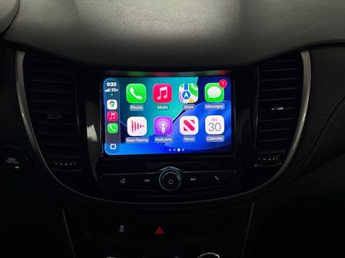 Used 2022 Chevrolet Trax LT w/ LT Convenience Package image 32