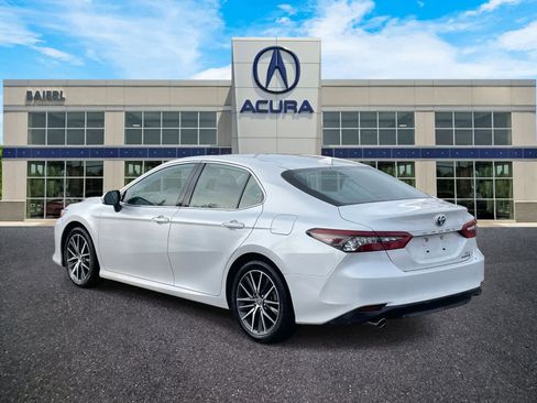 Used 2022 Toyota Camry XLE image 4