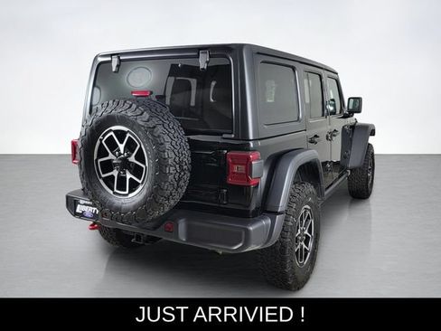 Used 2026 Jeep Wrangler Unlimited Rubicon AWD/4WD image 3