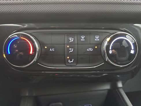 Used 2025 Chevrolet TrailBlazer LT image 30