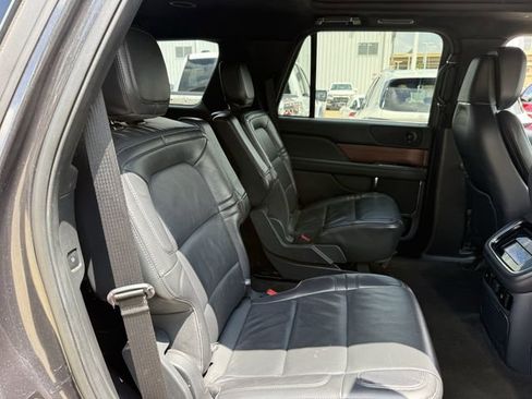 Used 2023 Lincoln Navigator Reserve AWD/4WD image 31