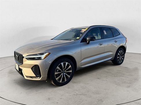 Certified 2025 Volvo XC60 B5 Plus image 27