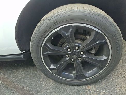 Used 2023 Ford Expedition Limited AWD/4WD image 10