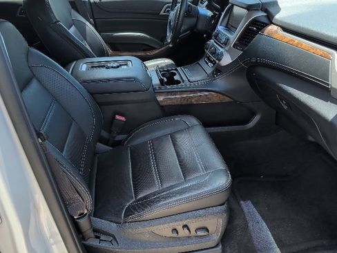 Used 2015 GMC Yukon XL Denali w/ Premium Package AWD/4WD image 12