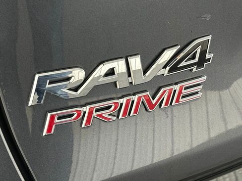 Used 2022 Toyota RAV4 SE w/ Carpet Mat Package (TMS) image 6
