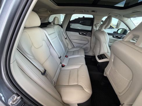 Used 2018 Volvo XC60 T6 Inscription w/ Luxury Seat Package image 27