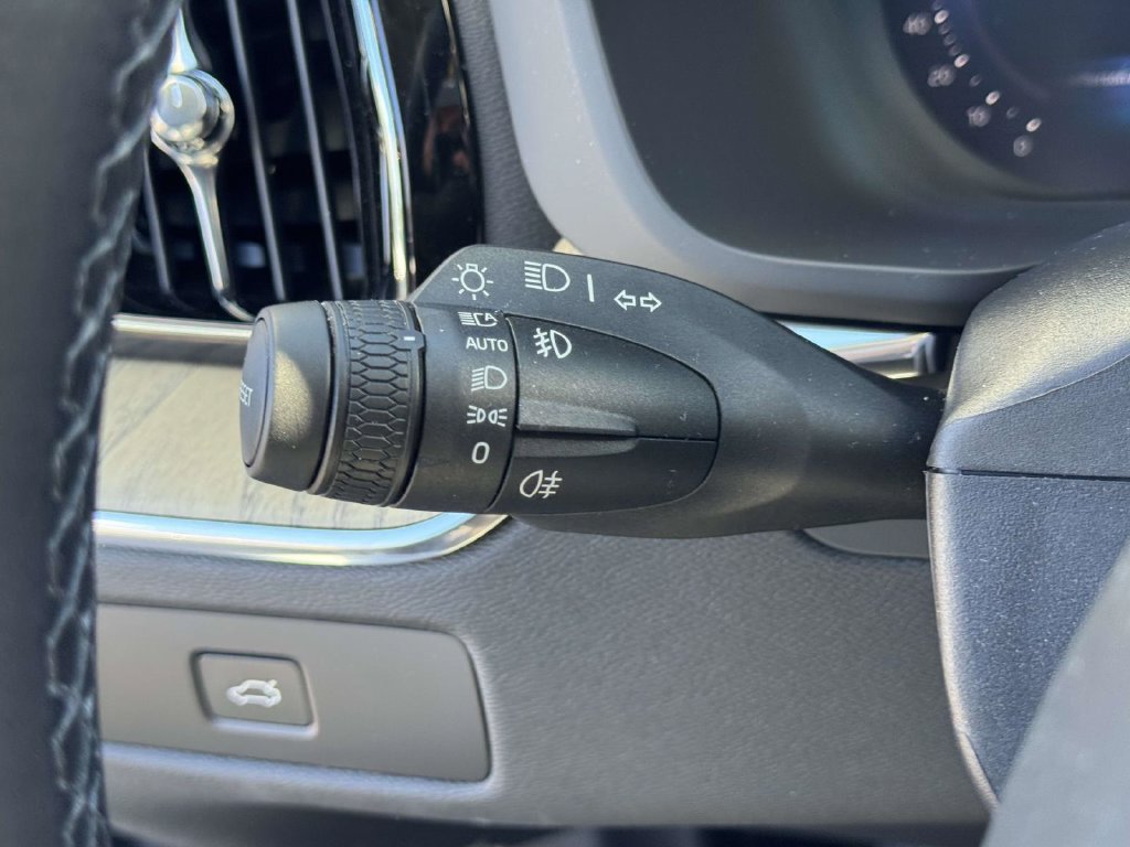 Used 2026 Volvo XC60 B5 Plus AWD/4WD image 20