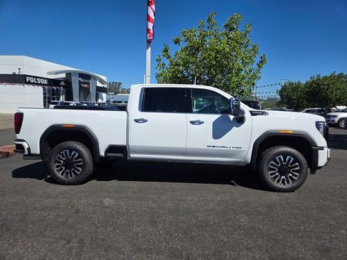 New 2026 GMC Sierra 2500 Denali Ultimate AWD/4WD image 3