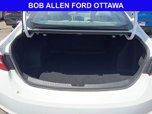 Used 2022 Chevrolet Malibu LS FWD image 5
