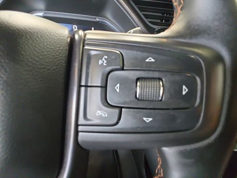 Certified 2025 GMC Sierra 1500 AT4 w/ Technology Package AWD/4WD image 19