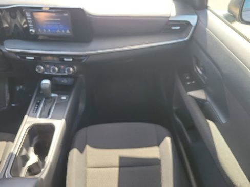 Certified 2025 Nissan Kicks S image 21