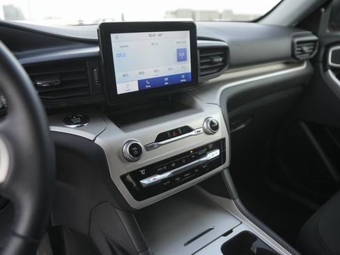 Certified 2021 Ford Explorer XLT image 27