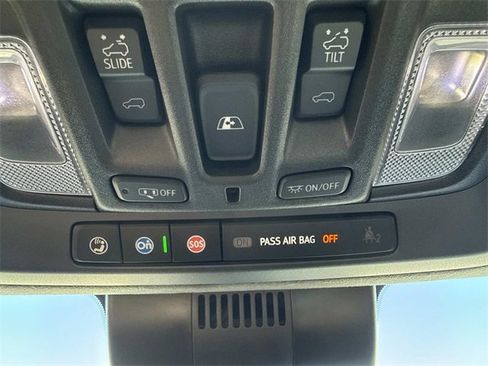 Used 2024 GMC Sierra 1500 AT4X image 18