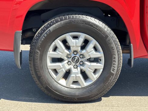 Used 2024 Nissan Frontier SV w/ SV Convenience Package image 28
