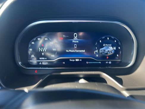 Used 2024 Chevrolet Suburban Premier AWD/4WD image 56