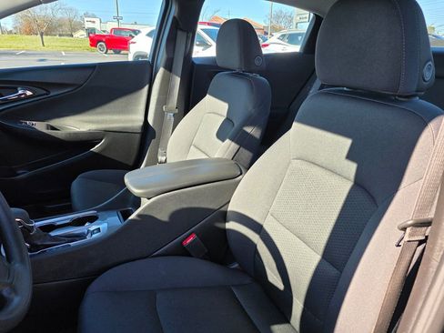 Used 2025 Chevrolet Malibu LT image 10