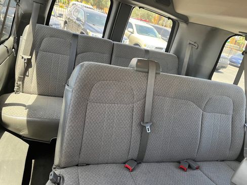 Used 2017 Chevrolet Express 3500 LT w/ LT Preferred Equipment Group RWD image 28