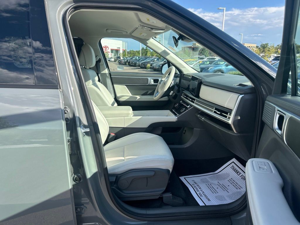 Used 2026 Hyundai Santa Fe SEL AWD/4WD image 11