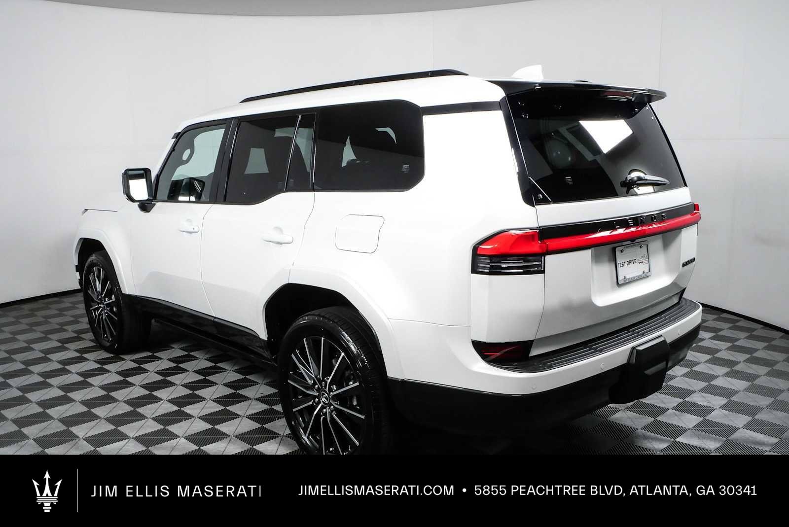 Used 2025 Lexus GX 550 w/ Accessory Package (2T) AWD/4WD image 30