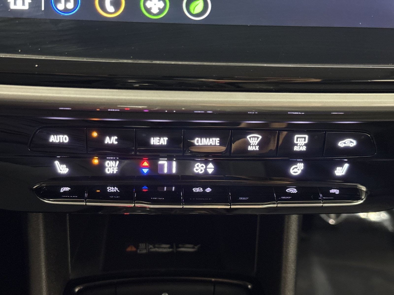 Used 2023 Chevrolet Bolt EUV LT w/ Comfort Package FWD image 22