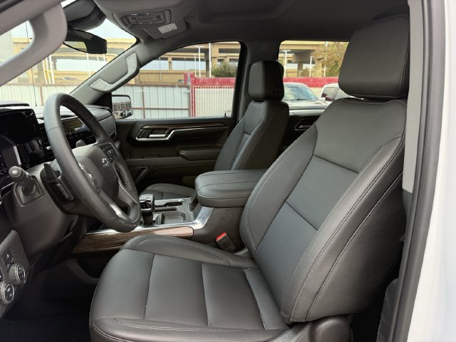 Used 2024 Chevrolet Silverado 1500 LT Trail Boss w/ Convenience Package II AWD/4WD image 27