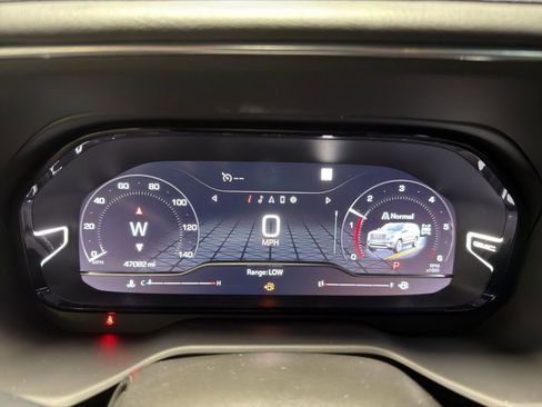 Used 2022 GMC Yukon XL Denali image 11