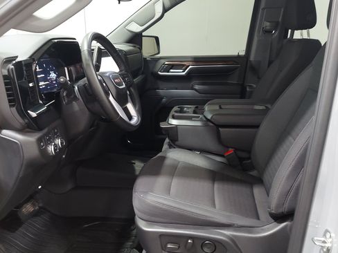 Used 2024 GMC Sierra 1500 Elevation AWD/4WD image 12