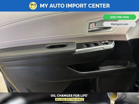 Used 2025 Toyota Sienna XSE image 10