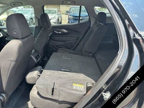 Used 2024 GMC Terrain SLE image 33