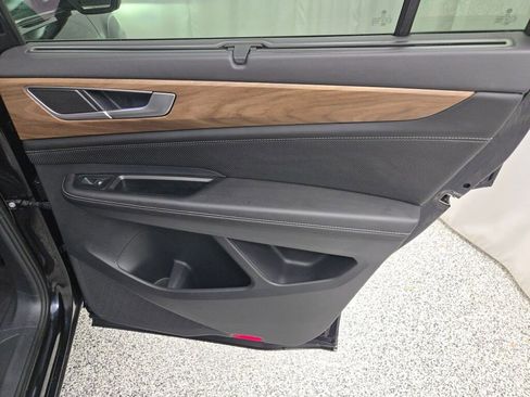 Used 2024 Volkswagen Atlas SE image 10