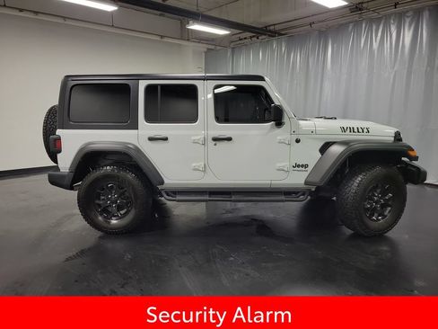 Used 2022 Jeep Wrangler Unlimited Sport AWD/4WD image 9