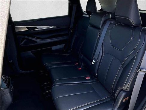 Used 2026 INFINITI QX60 Pure w/ Cargo Package FWD image 28