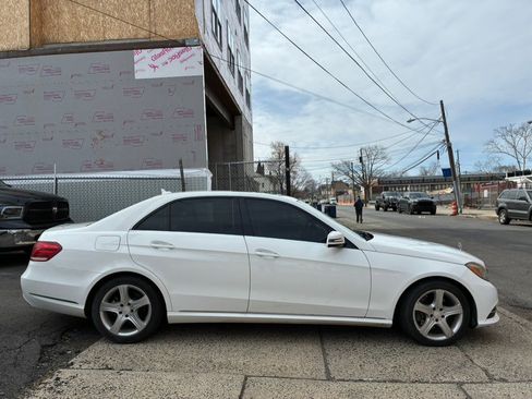 Used 2014 Mercedes-Benz E 350 4MATIC Sedan image 10