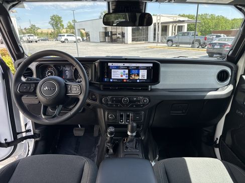 Used 2025 Jeep Wrangler Sport image 29