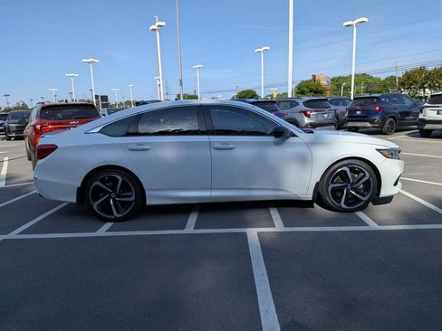 Used 2022 Honda Accord Sport image 2