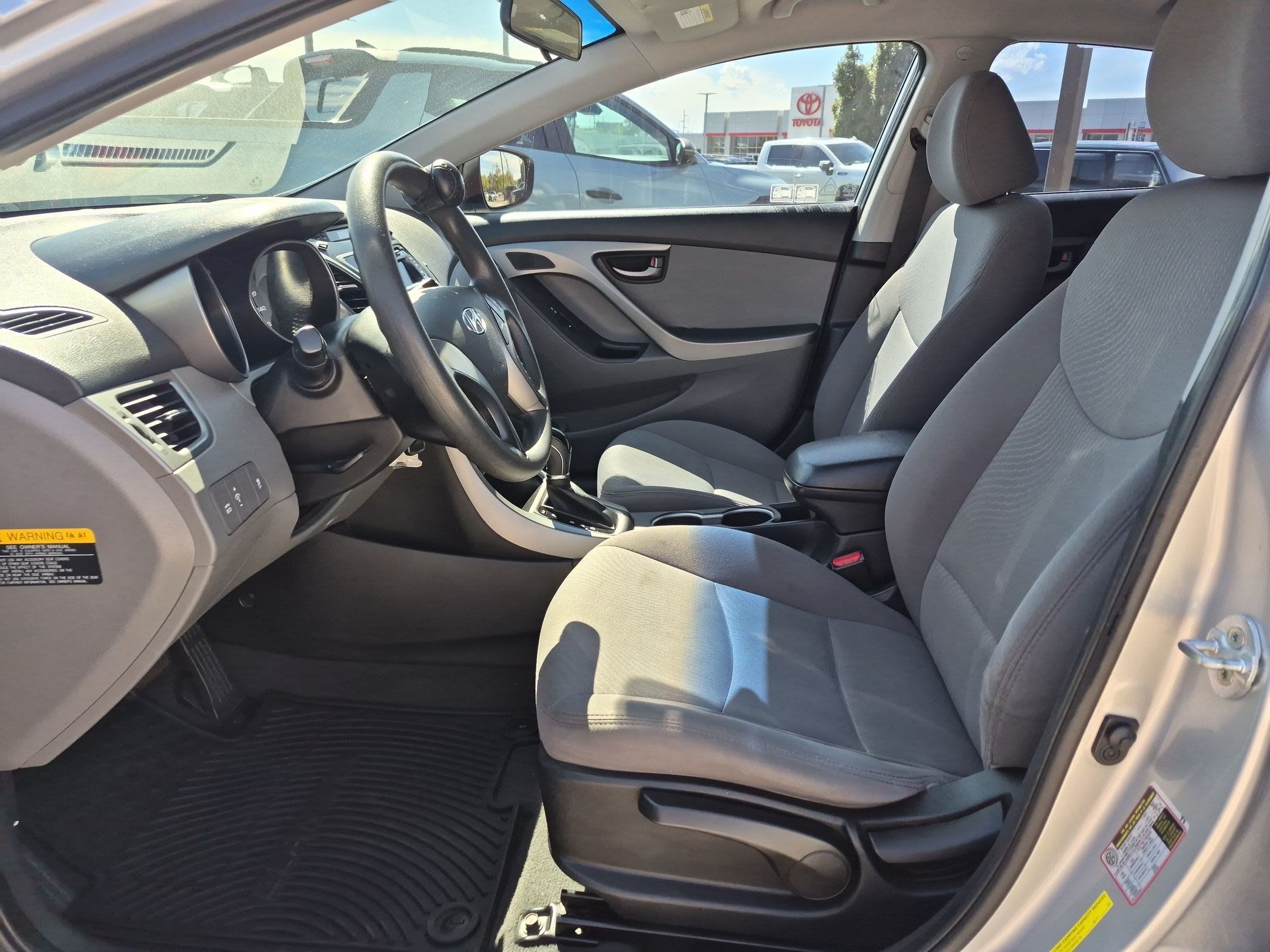 Used 2014 Hyundai Elantra SE FWD image 16