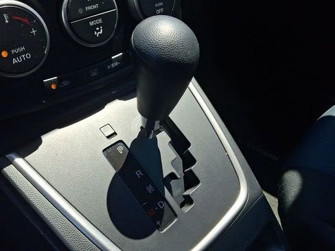 Used 2013 MAZDA MAZDA5 Sport FWD image 18