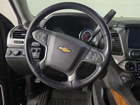 Used 2019 Chevrolet Suburban Premier w/ Premier Plus Edition AWD/4WD image 11