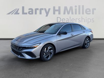 Used 2025 Hyundai Elantra Sport w/ Cargo Package
