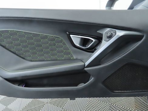 Used 2023 Lamborghini Huracan EVO image 22