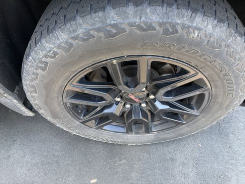 Used 2022 GMC Sierra 1500 Elevation image 9