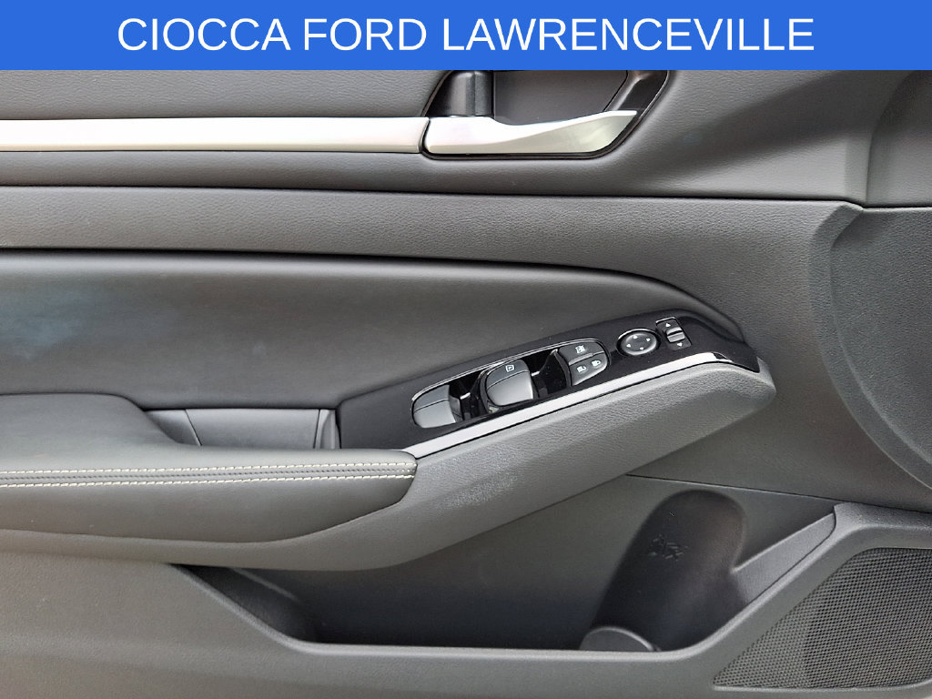 Used 2023 Nissan Altima 2.5 SV AWD/4WD image 16
