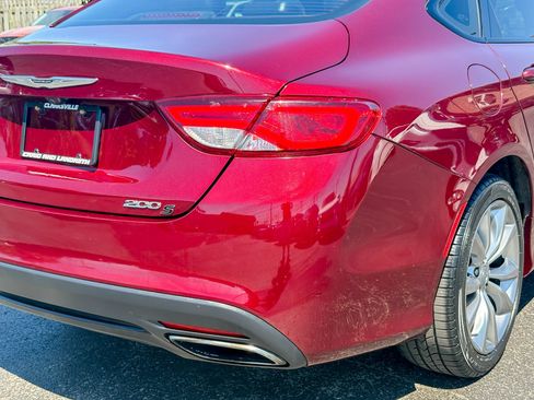 Used 2016 Chrysler 200 S FWD image 16