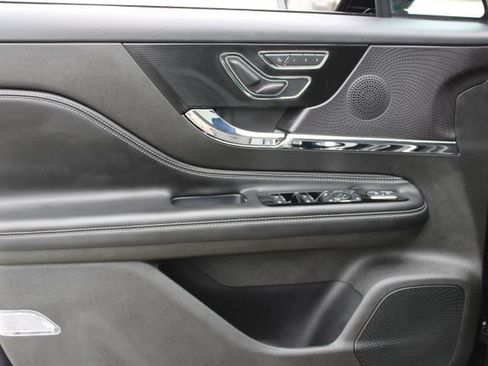Used 2023 Lincoln Corsair Reserve FWD image 9