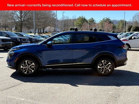 Certified 2023 Kia Sportage EX image 3