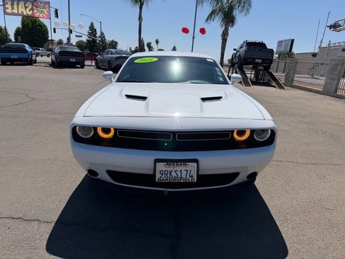 Used 2021 Dodge Challenger SXT RWD image 2