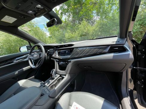 Certified 2024 Cadillac XT6 Premium Luxury w/ LPO, Floor Liner Package AWD/4WD image 10