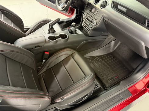 Used 2018 Ford Mustang GT RWD image 39