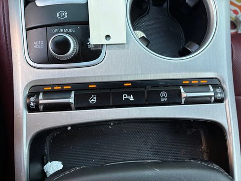 Used 2018 Kia Stinger GT2 AWD/4WD image 11